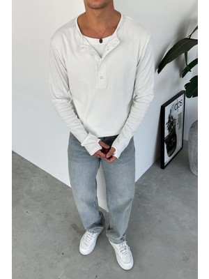 Beyaz Düğmeli Yaka Relaxed Uzun Kollu Tişört