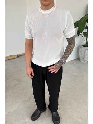 Beyaz Yırtmaç Detay Triko Regular Tişört