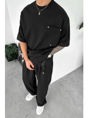 Siyah Ön Cep Detay Oversize Tişört