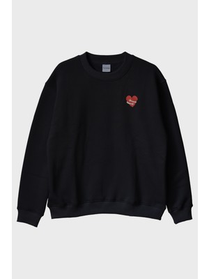 Nuugg Kalbe Sarılan Eller Desenli Nakış Bisiklet Yaka Sweatshirt - Sevgililer Günü Hediyesi