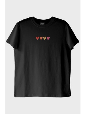 Nuugg Renkli Kalp Desenli Nakış Siyah T-Shirt - Sevgililer Günü Özel Tasarım