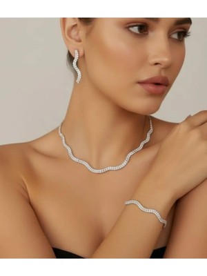 Shopidik Şık ve Modern Dalga Desenli Zirkon Takı Seti