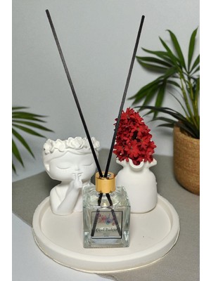 Besagu Home Vazo ve Oda Kokusu Seti - Şirin Çiçek Kız Vazo+Çiçek Şekilli Vazo+Oda Kokusu+Yuvarlak Tepsi