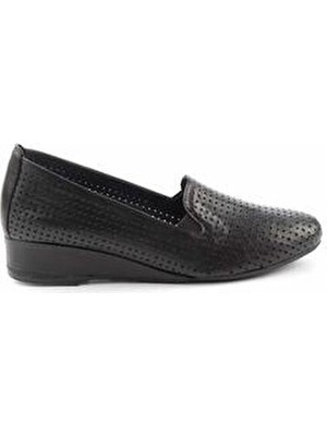 Bambi Kadın Dolgu Topuklu Ayakkabı Siyah Leather Hakiki Deri Taban ile Şık ve Rahat Kullanım