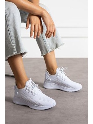 Eformoda Siyah Beyaz Kadın Sneaker Dolgu Topuklu Rahat ve Esnek Tabanlı