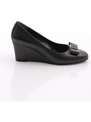 Dgn Kadın Dolgu Taban Ayakkabı 25829 Orta Topuk Siyah Çizgili Şık Tasarım