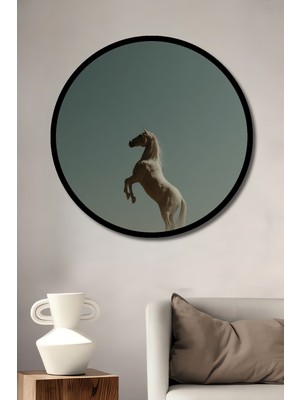 Petmudo AVM Asil Beyaz Atın Su Birikintisi Yansıması Ahşap Tablo Yuvarlak Duvar Tablosu Çerçeve Görünümlü