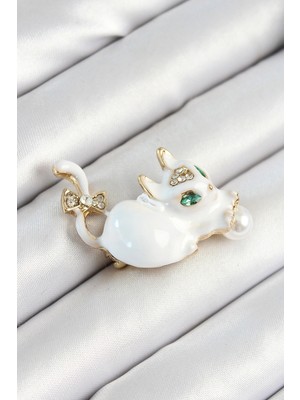 Zirkon Taşlı Inci Detaylı Beyaz 3D Kedi Figürlü Gold Renk Kadın Broş