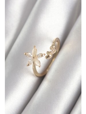 S'82 Pirinç Gold Renk Zirkon Taşlı Çiçek Model Kalp Detay Kadın Yüzük