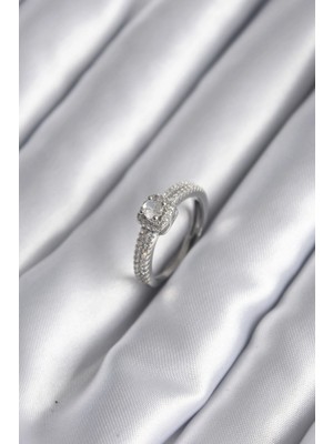 Eco Lounge Pirinç Gümüş Renk Zirkon Taşlı Kadın Yüzük