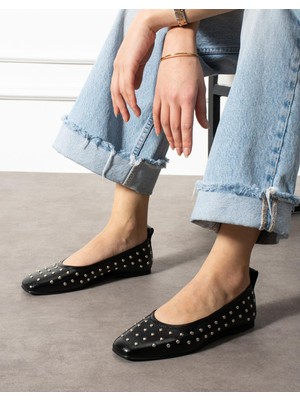 Emienza Aça Vegan Deri Trok Detaylı Küt Burun Bayan Babet