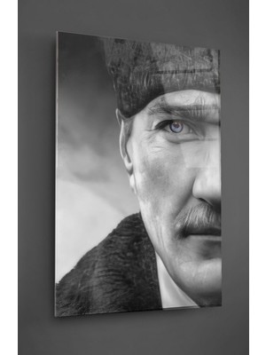 Petmudo AVM Atatürk Yarı Portre Siyah Beyaz Cam Tablo