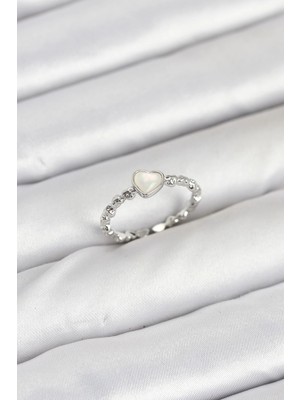 TE Dükkan Pirinç Gümüş Renk Kalpli Model Kadın Yüzük