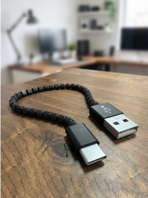 Alvina Atölye Oynar Eklemli Dev Kablo Figürü (1 Metre) - Type-C / Usb-A  Siyah Koleksiyonluk Figür
