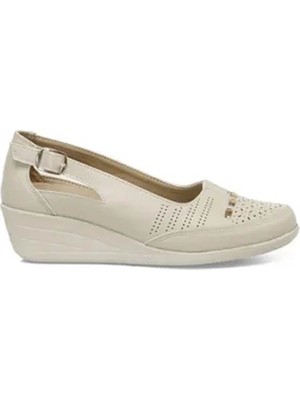 Polaris  166742.Z5FX Bej Kadın Dolgu Topuklu Ayakkabı A101971209