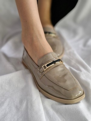 Şık Metal Tokalı Kadın Loafer Ayakkabı - Günlük ve Ofis Kombinleri Için