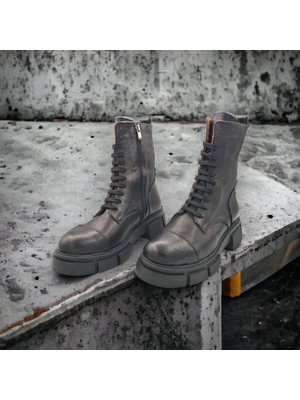 Siyah Bağcıklı ve Fermuarlı Kadın Askeri Gerçek Deri Günlük Bot Postal