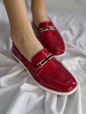 Şık Metal Tokalı Kadın Loafer Ayakkabı - Günlük ve Ofis Kombinleri Için