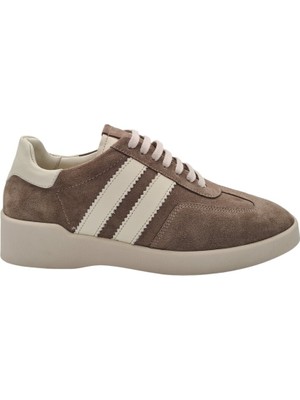 Hakiki Deri Açık Bej Süet Kadın Sneakers - Şıklık ve Rahatlık Bir Arada!
