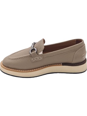 Günlük Kullanım Için Hakiki Deri Kadın Ayakkabı - Toka ve Saraç Işlemeli