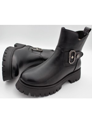 Hakiki Deri Kadın Bot Siyah Yandan Toka Detaylı Fermuarlı Bot