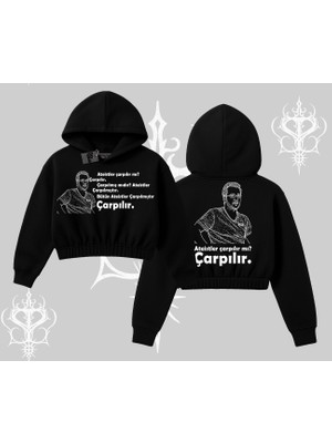 Çarpılır Mı? Çarpılmıştır. Kapşonlu Crop Sweatshirt