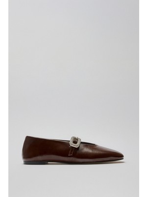 Lutvelizade Babet 2504 - Taşlı Toka Detaylı Acı Kahve Kadın Babet