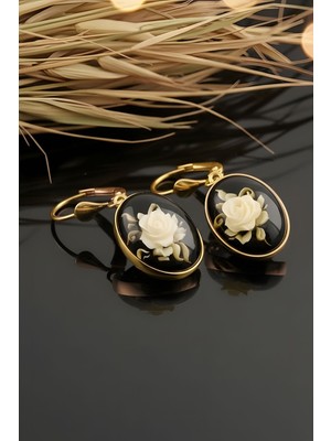 Damla Kehribar Içine Gül Oyma El Işi Gümüş Küpe Altın Rengi