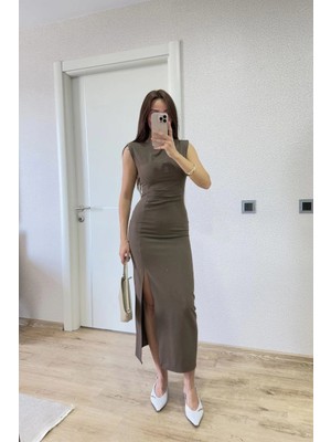 Mevese Yırtmaç Detaylı Sırtlı Kapalı Yandan Derin Yırtmaç Detaylı Kolsuz Kadın Elbise - Antrasit -