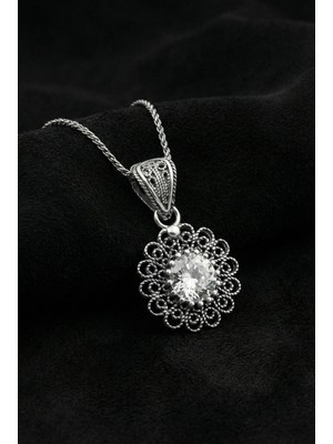 Erdobia Nisan Zirkon Doğum Taşı Çiçek Motifli Telkari Gümüş Kolye