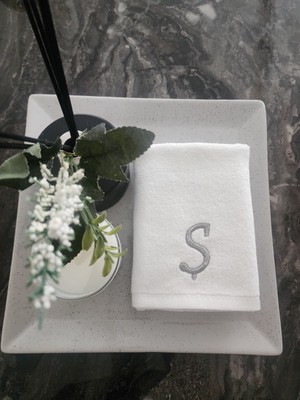 Çeyizlik Kadife El Havlusu – Kişiye Özel Harf Nakışlı 30×50 cm "ş"