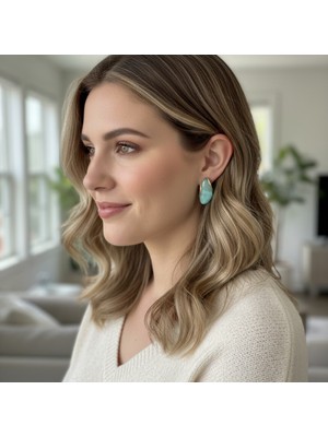 Mare Accessories Gold Çerçeveli Yeşil Doğal Taş Görünümlü Küpe