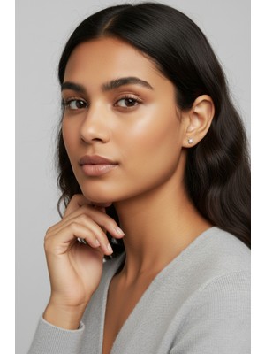 Zümrüt Sarraf 6 Tırnak Tektaş Küpe