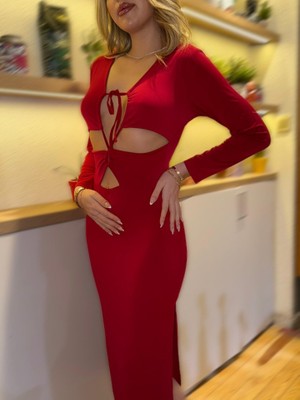 Moderie Butik Kadın Uzun Kollu Göğüs ve Göbek Dekolte Detay Sandy Midi Boy Elbise