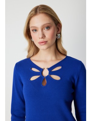 On Fashion On Yakası Pencereli Triko Kazak