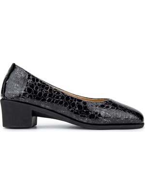 Tamer Tanca Kadın Hakiki Deri Siyah Rugan Topuklu Ayakkabı 922 25143222 Bn Ayk SK24-25 Sıyah Fsly Rgn