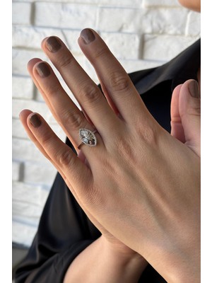 14 Ayar Altın 0,17 Karat Badem Kesim Pırlanta Yüzük