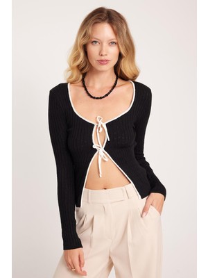 Tudors Kadın Slim Fit Dar Kesim Uzun Kollu U Yaka Bağlama Detaylı Siyah Hırka