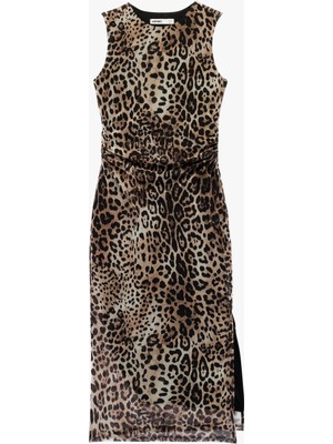 Koton Yırtmaç Detaylı Yuvarlak Yaka Kolsuz Leopar Desenli Midi Elbise