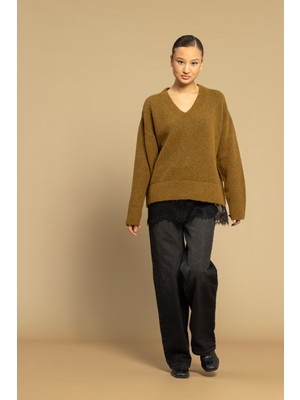 Nisan Triko Dantel Detaylı Triko Kazak