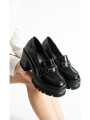 Dabab Shoes Chonora Kadın Siyah Rugan Zincir Detaylı Yüksek Taban 9 cm Kalın Topuklu Loafer Ayakkabı
