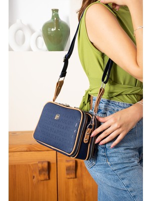 Just Polo Kadın 3D Just & Polo Desenli Çanta Vegan Omuz Çantası Ebat: 16 x 26 cm