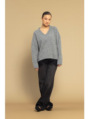 Nisan Triko Dantel Detaylı Triko Kazak