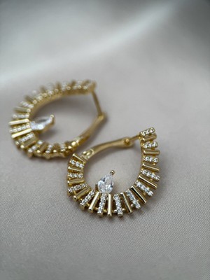 Luseda Zirkon Taşlı Damla Form Gold Küpe