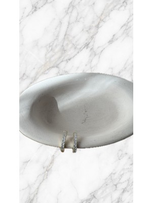 Zayora Aksesuar Gold Renk Taşlı Kalın Halka Küpe – Işıltılı ve Şık Tasarım