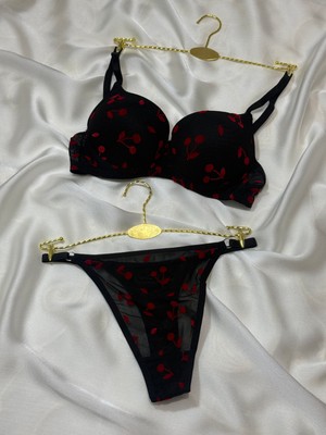 Kadın Kiraz Desenli Iç Çamaşırı Takımı – Destekli Balenli Sütyen & Tül Külot