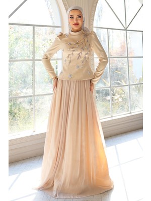 Olcay Önü Taş Işlemeli Saten Yoryo Ipek Kombinli Tesettür Abiye Elbise Bej 1055