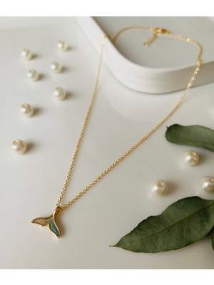 Fynbos Ebruli Sedef Taşlı Balık Kuyruğu Figürlü Kararmayan Gold Zincir Kadın Kolye