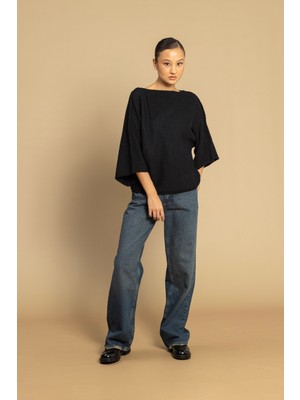 Nisan Triko Yaka Detaylı Triko Kazak