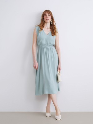 Lc Waikiki Yeni Sezon V Yaka Belden Oturtmalı Elbise